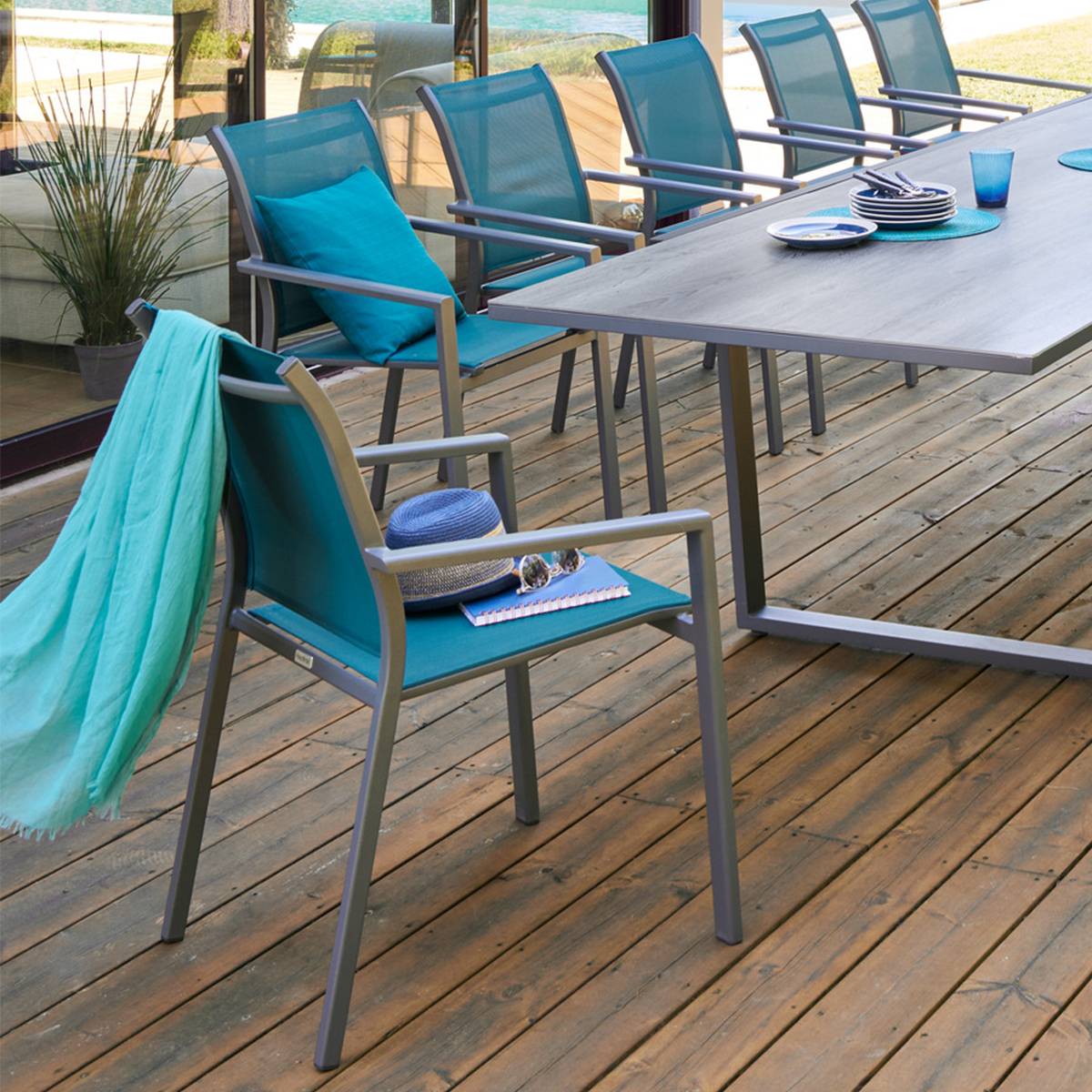Fauteuil de jardin empilable ESSENTIA Bleu canard / Graphite Aluminium traité époxy, Texaline Hespéride