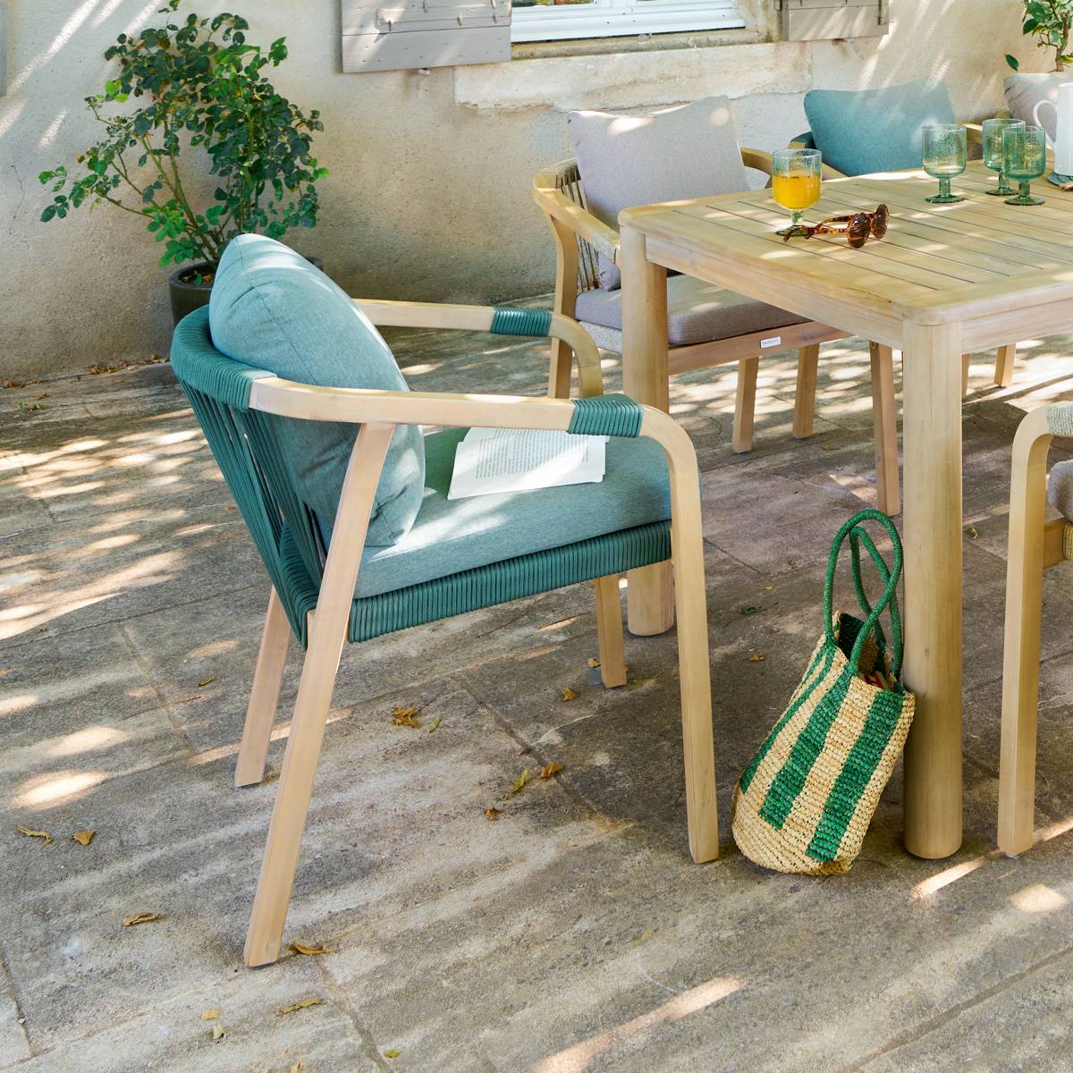 Fauteuil de jardin PAPOUASIE Vert olive Acacia certifié FSC®, Polyester Hespéride