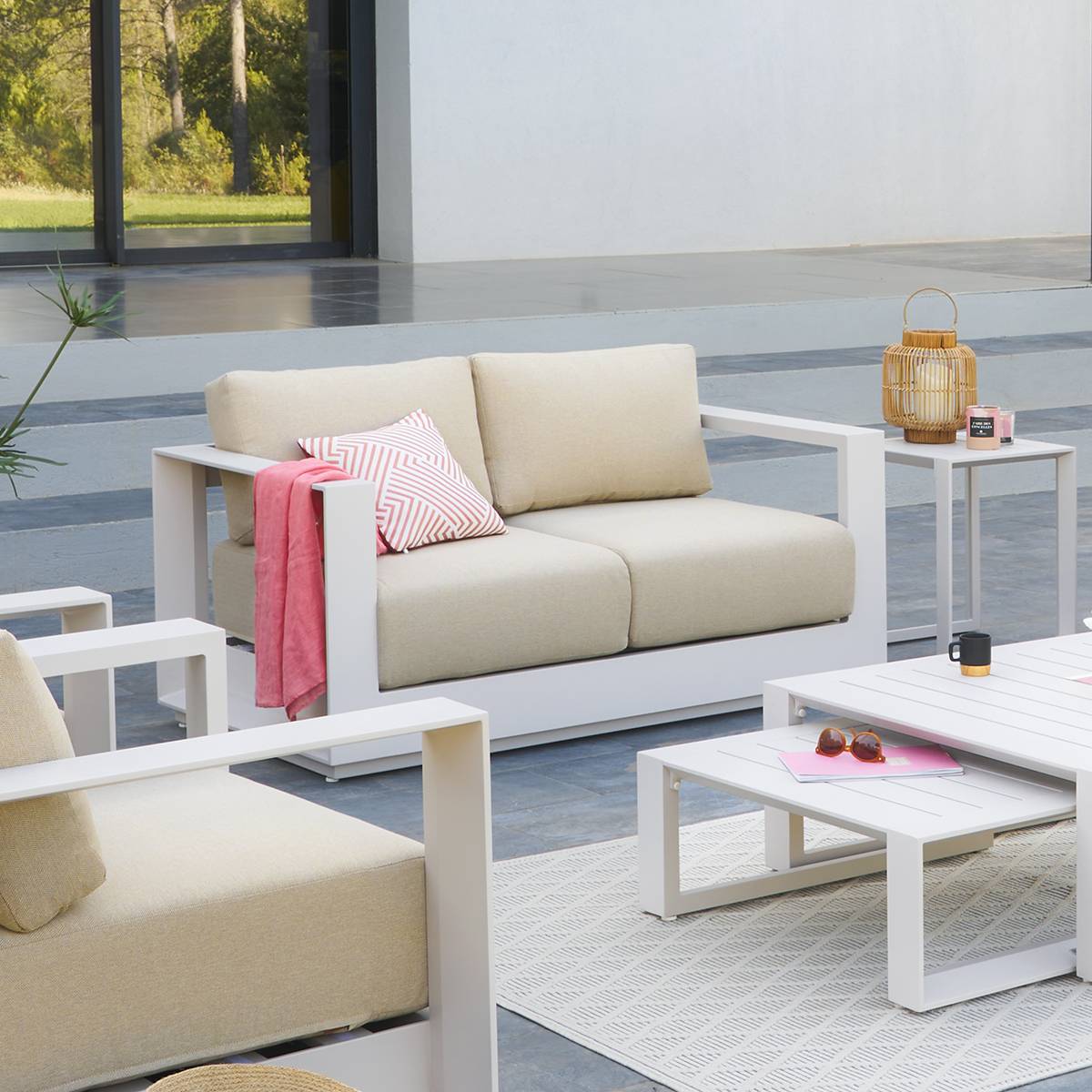 Canapé de jardin ALLURE Avoine / Beige Zébrano 2 places - Aluminium traité époxy, Polyester Hespéride