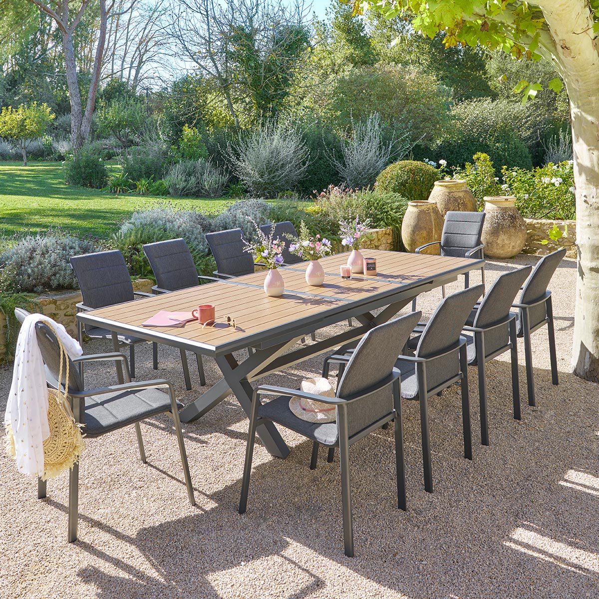Ensemble table de jardin extensible AXIOME Effet teck Noix + 10 fauteuils DIESE Graphite places - Aluminium traité époxy, ECP Hespéride