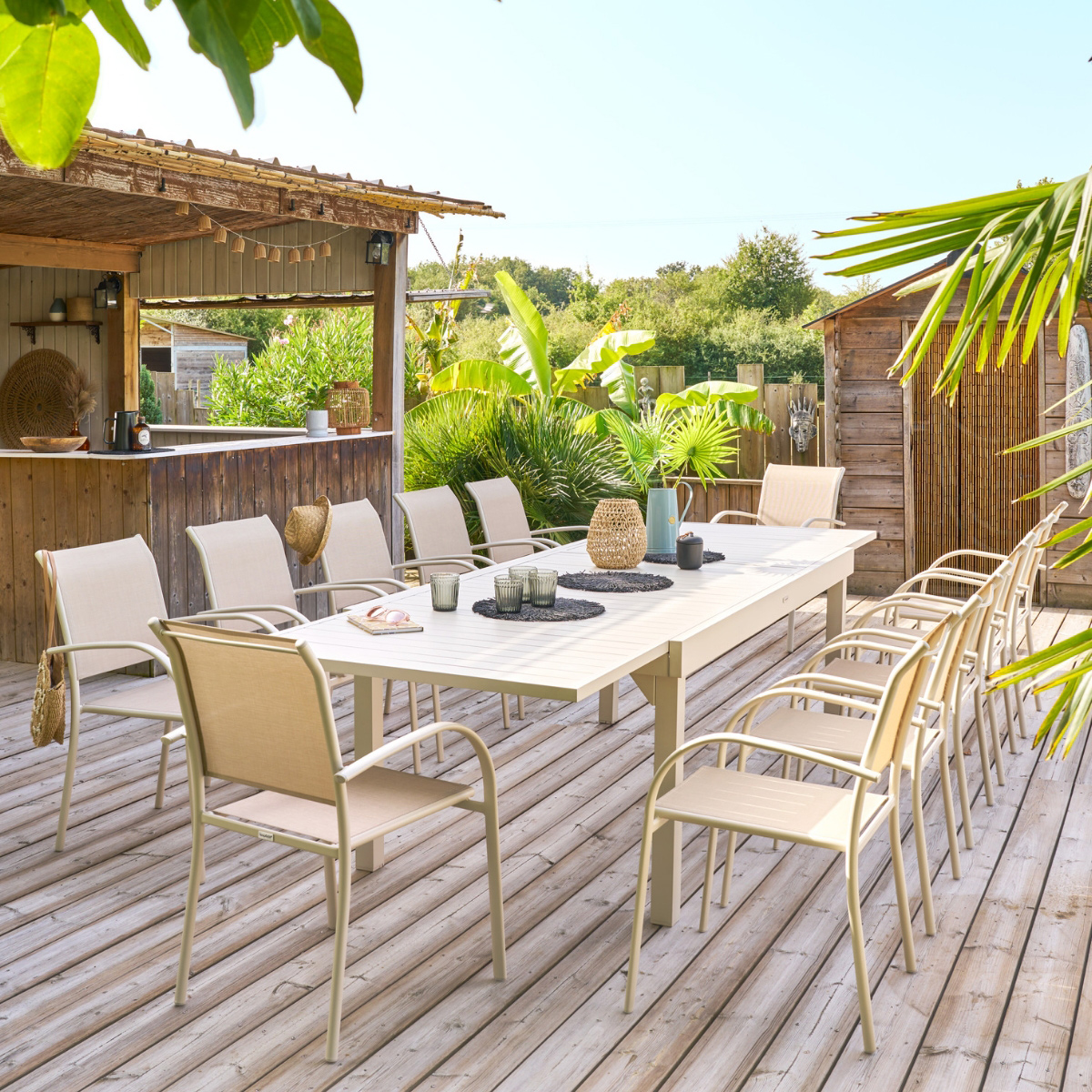 Ensemble table de jardin extensible + 12 fauteuils empilables PIAZZA Argile places - Aluminium, ECP Hespéride
