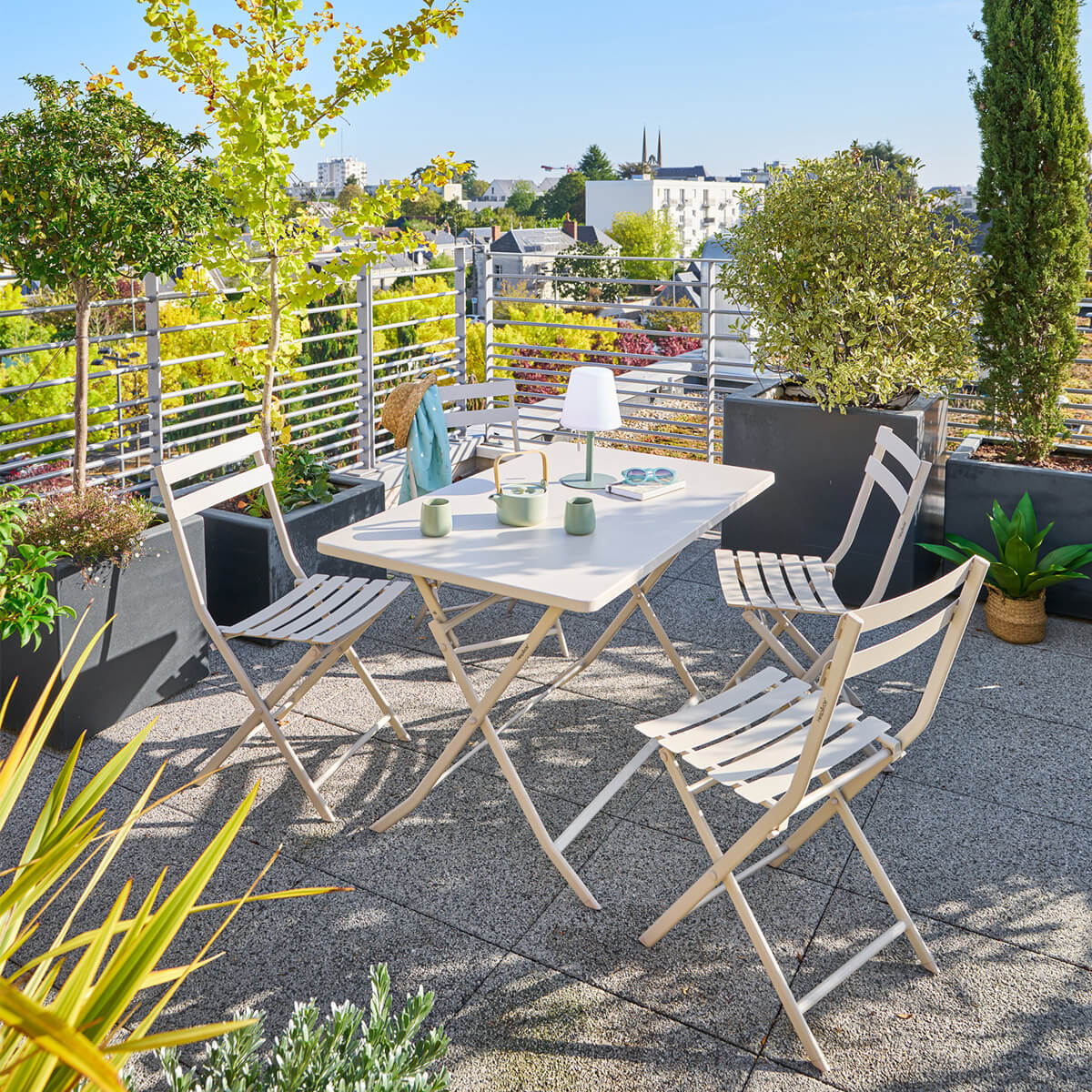 Ensemble table de jardin pliante rectangulaire + 4 chaises GREENSBORO Argile places - Acier traité époxy, Traitement antirouille renforcé Hespéride
