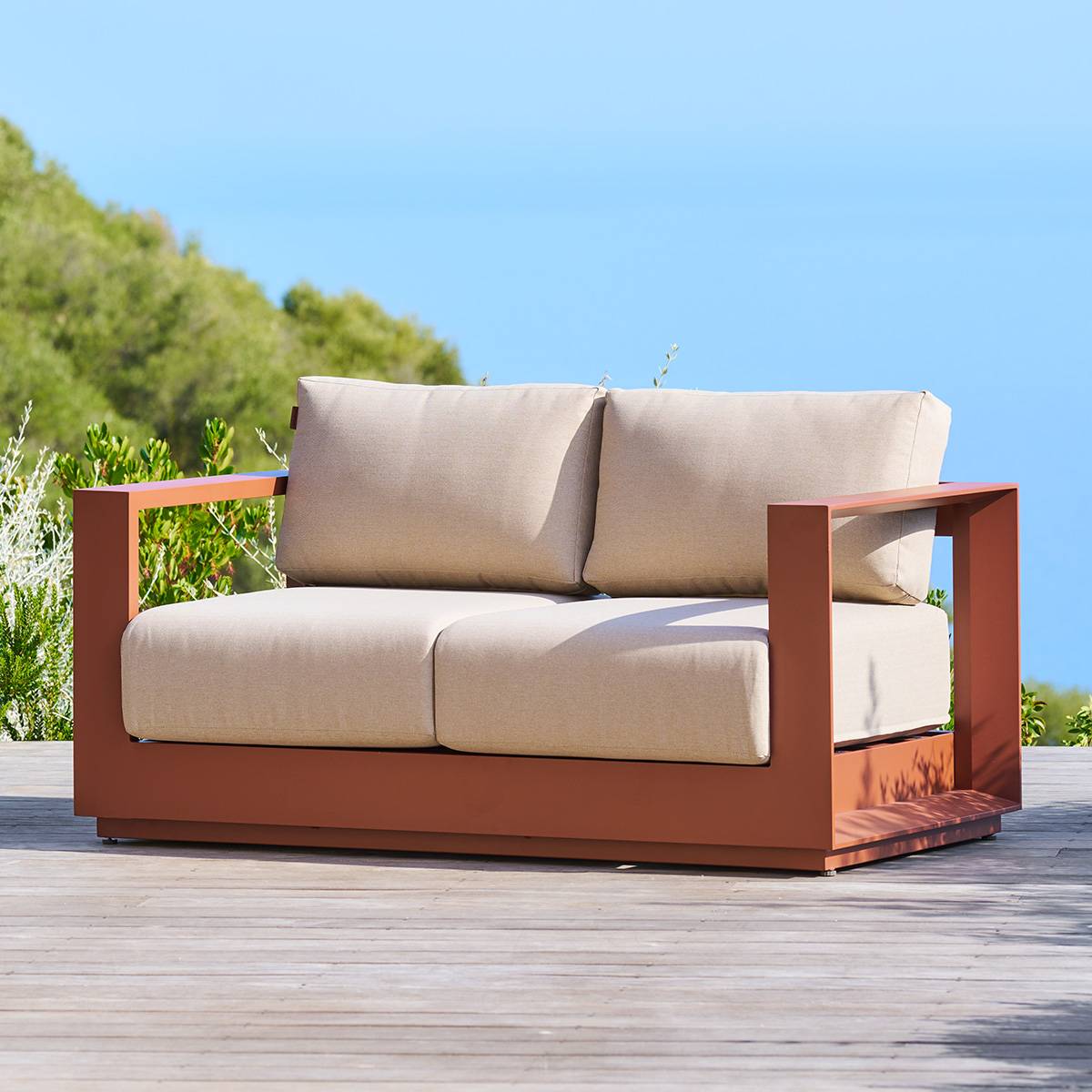 Canapé de jardin ALLURE Beige Zébrano / Acajou 2 places - Aluminium traité époxy, Polyester Hespéride