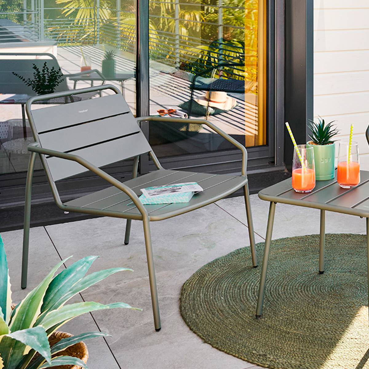 Fauteuil de jardin PHUKET Vert laurier Acier traité époxy, Traitement anti-rouille renforcé Hespéride