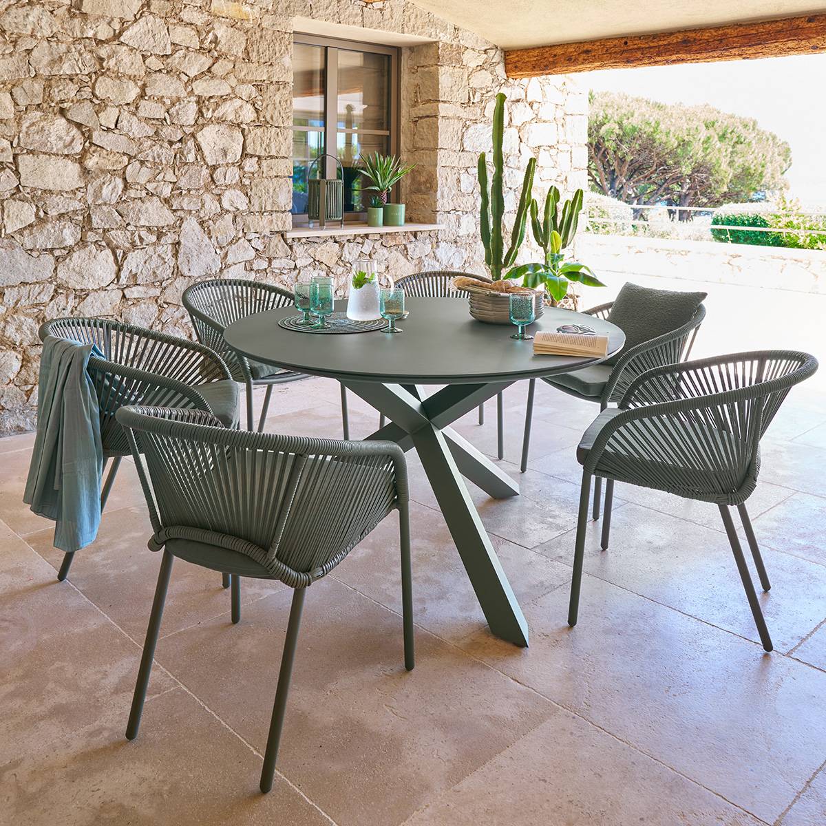 Table de jardin ronde ORYON Vert laurier 6 places - Aluminium traité époxy, Verre Hespéride