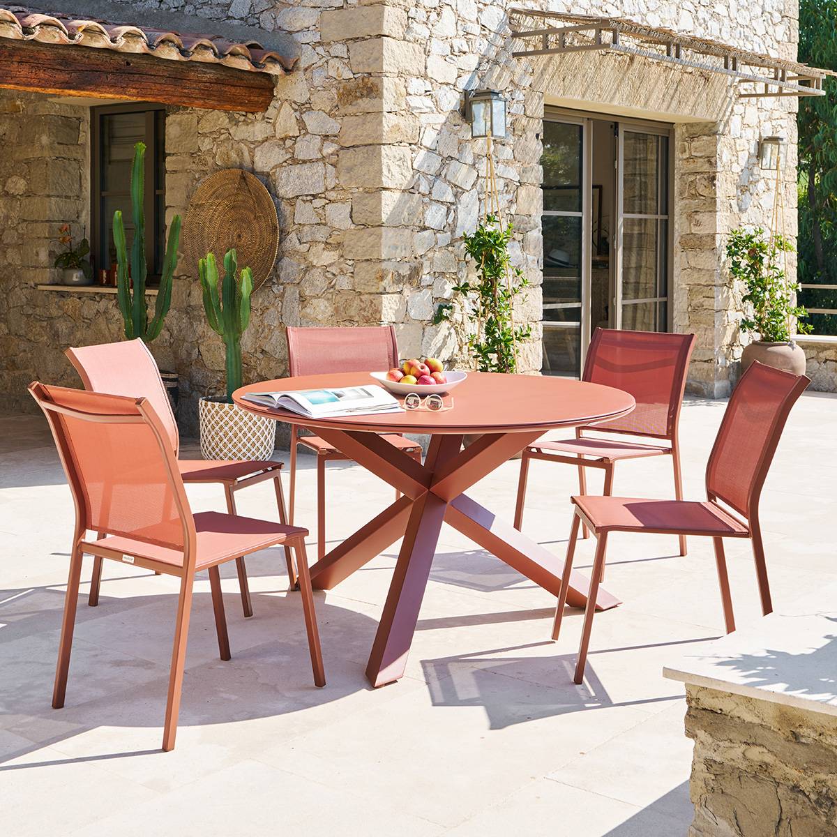 Table de jardin ronde ORYON Acajou 6 places - Aluminium traité époxy, Verre Hespéride