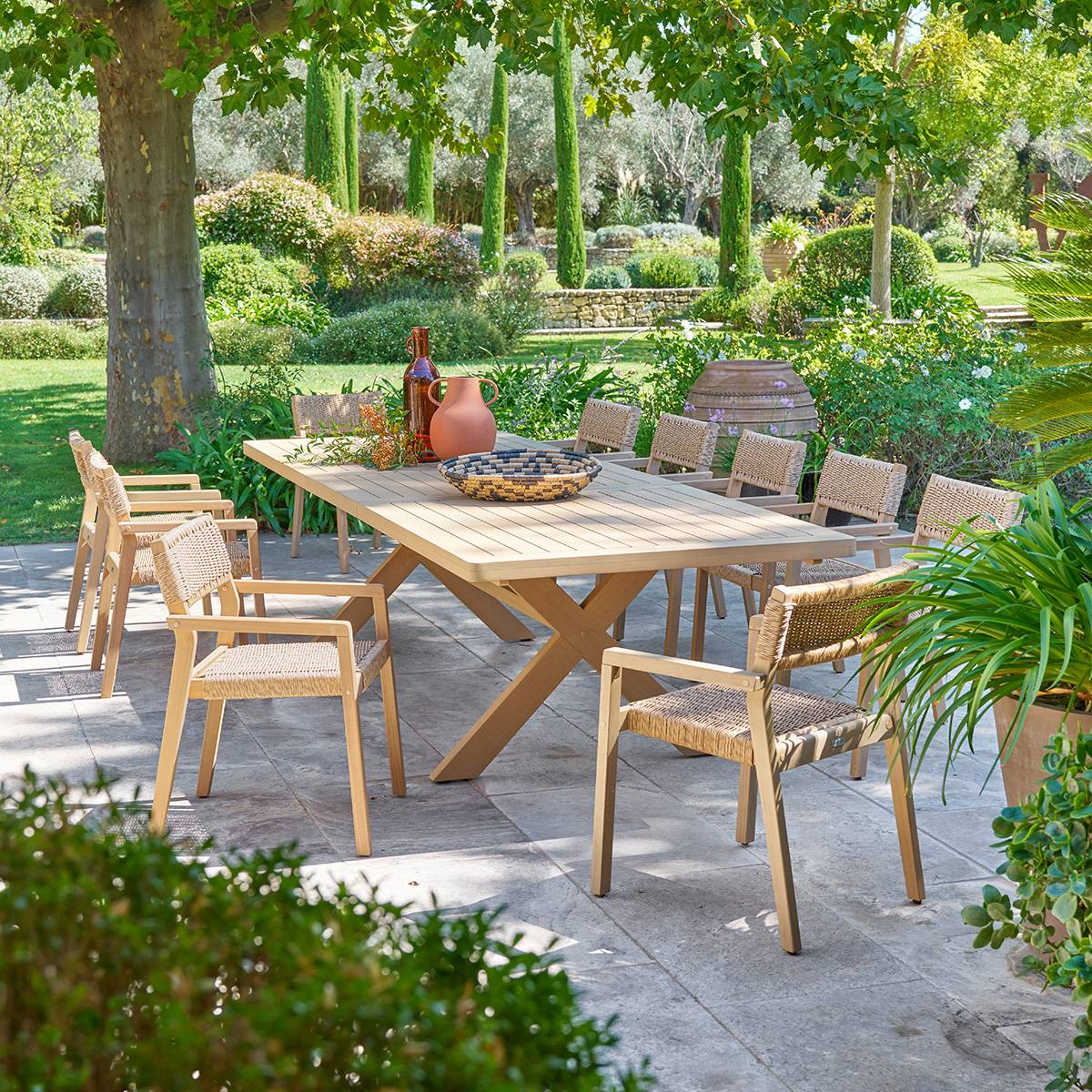 Table de jardin extensible rectangulaire XENIA Eucalyptus 12 places - certifié FSC® Hespéride