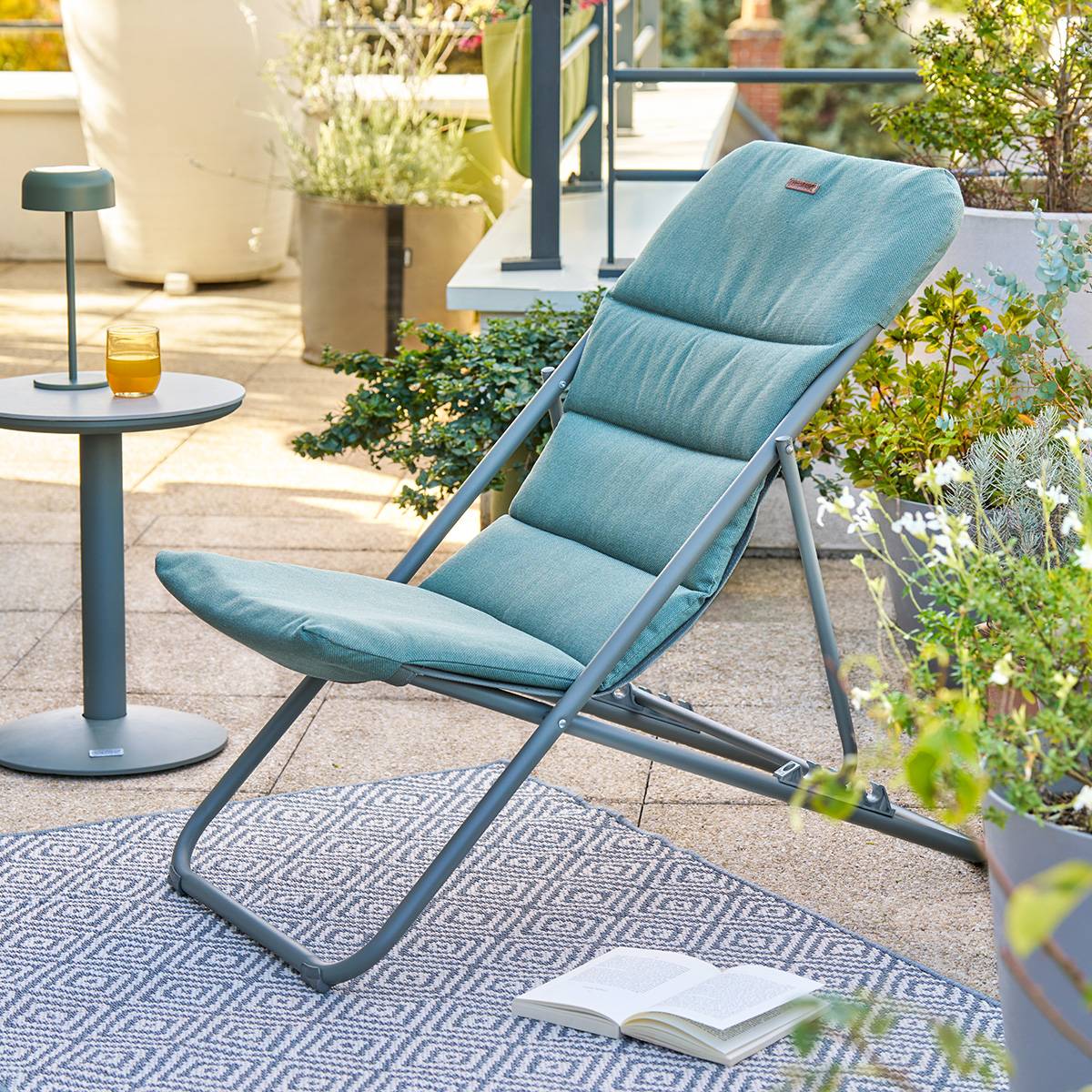 Chilienne de jardin pliable NILLIA Vert laurier 3 positions - Acier traité époxy, Traitement anti-rouille renforcé Hespéride