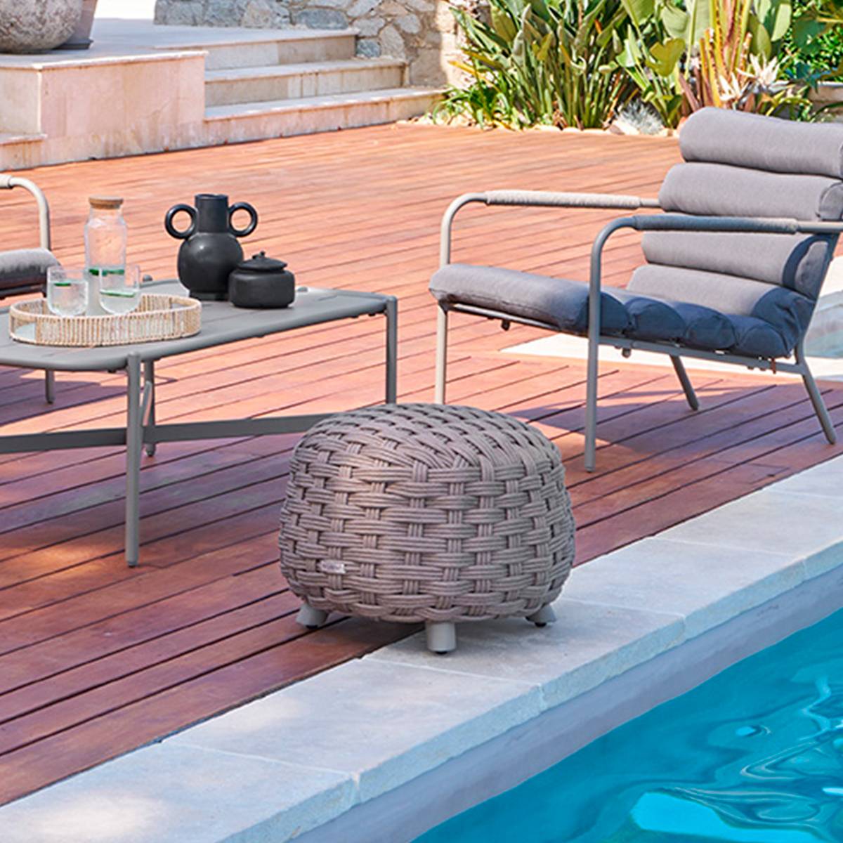 Pouf de jardin rond OBBAE Café 48,5 x 38 cm - Aluminium traité époxy, Polyester, Texaline Hespéride
