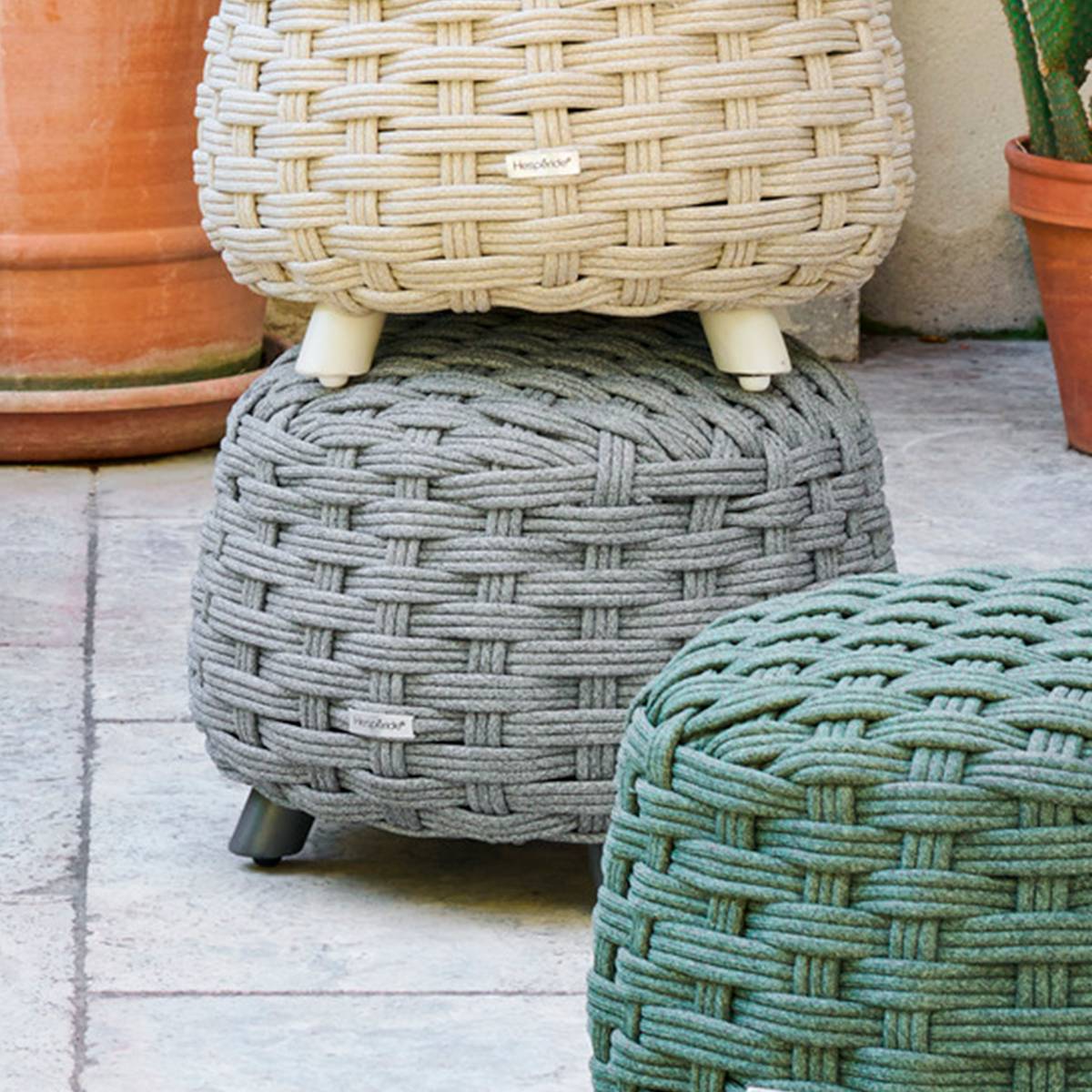 Pouf de jardin rond OBBAE Graphite 48,5 x 38 cm - Aluminium traité époxy, Polyester, Texaline Hespéride